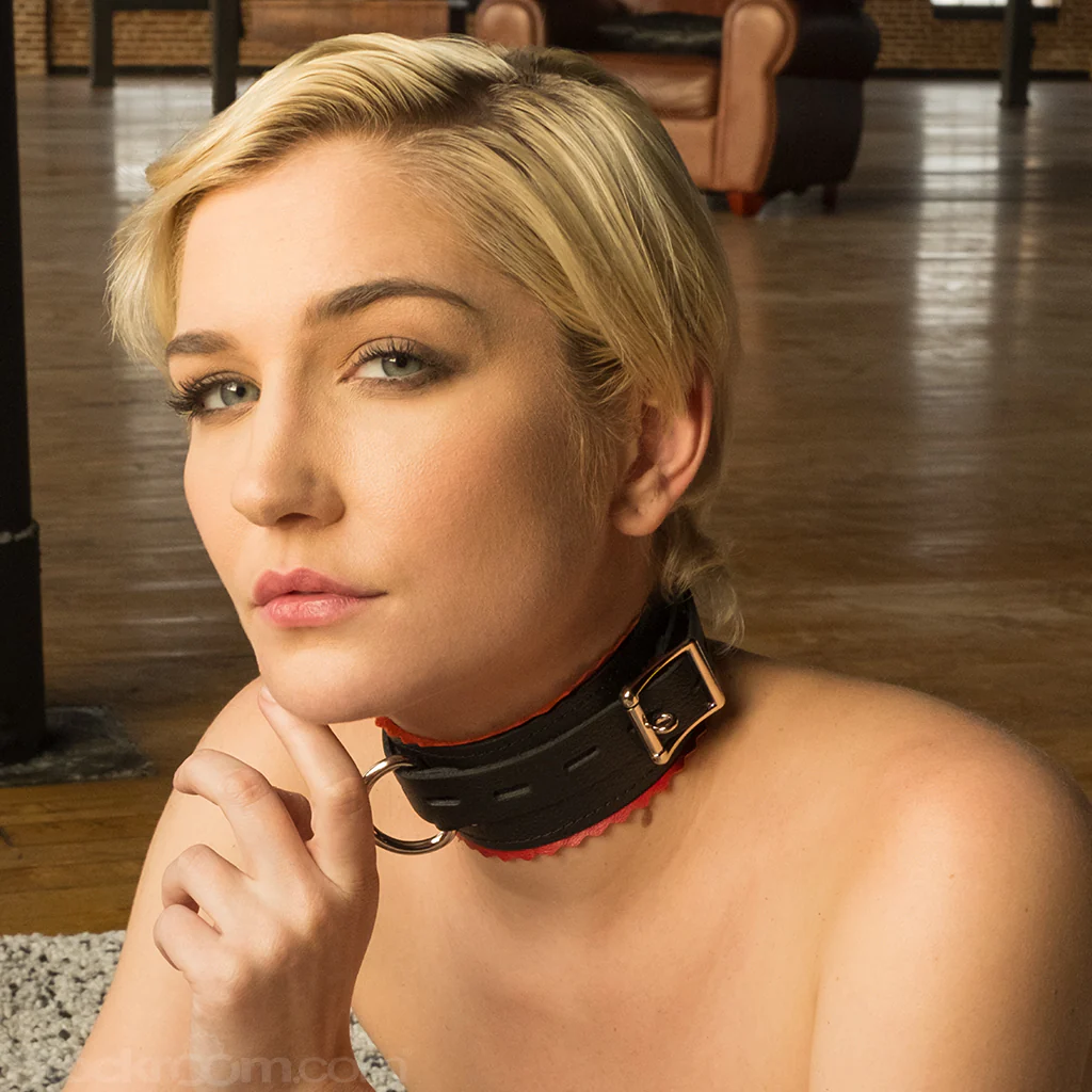 Leather Collar with Red Scalloped Edges