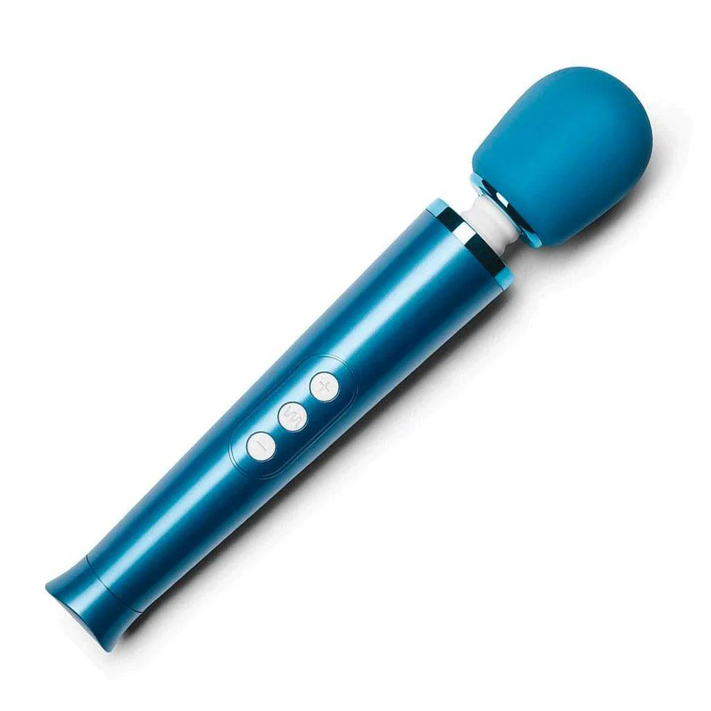 Le Wand Petite Rechargeable Vibrating Massager - Image 3