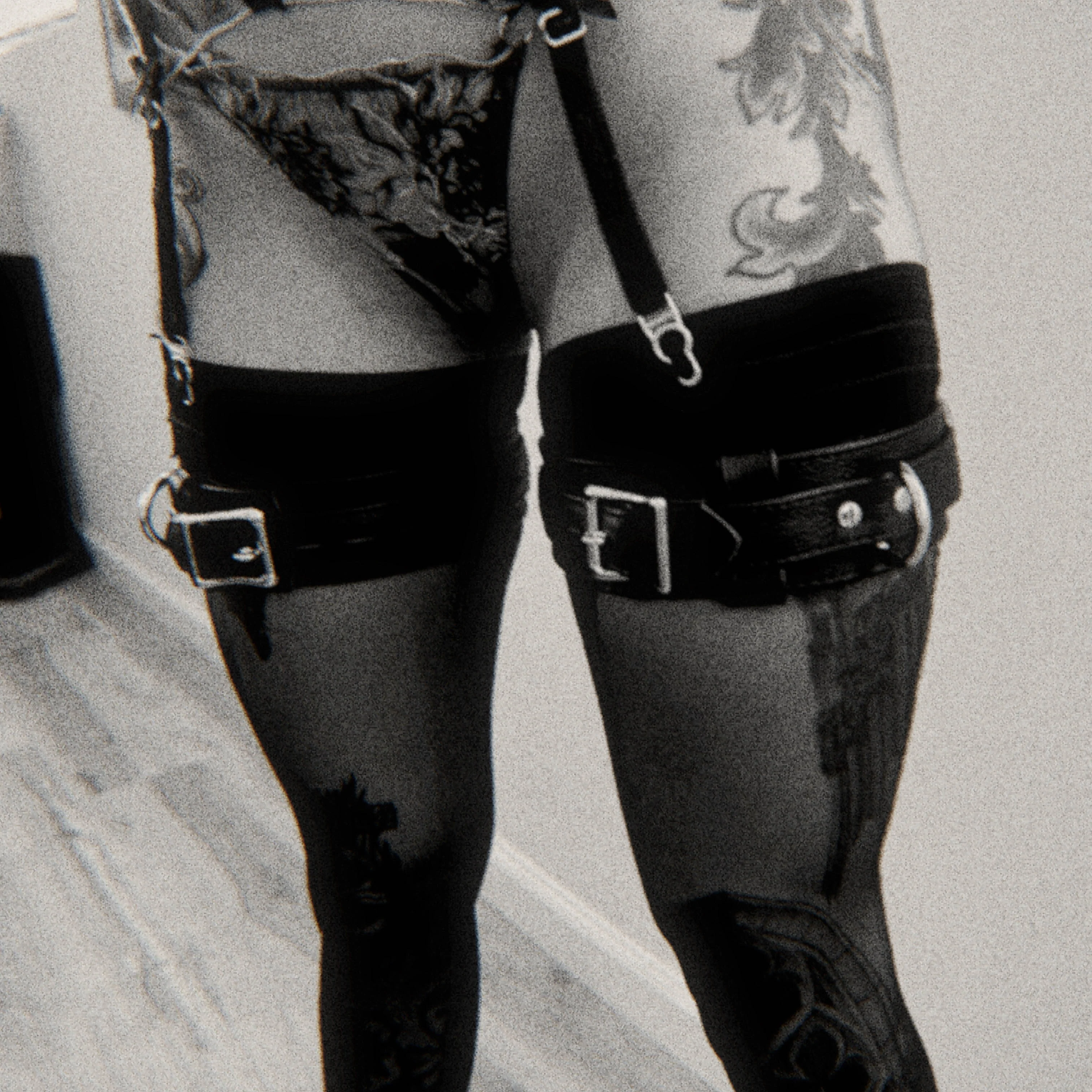 Premium Garment Leather Locking Thigh Restraints - Image 7